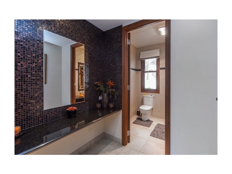 2580 Gracemere Circuit North, Hope Island QLD 4212