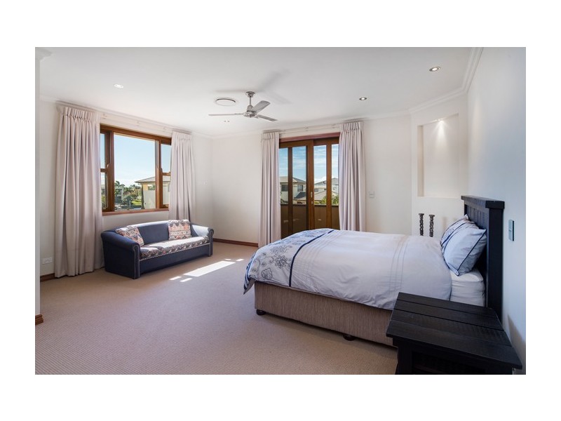 2580 Gracemere Circuit North, Hope Island QLD 4212