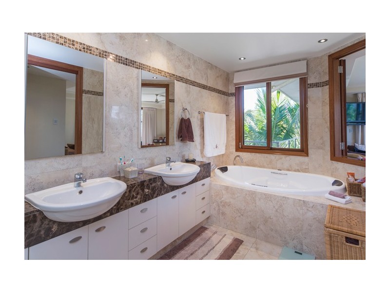 2580 Gracemere Circuit North, Hope Island QLD 4212