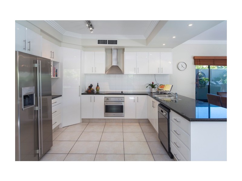 2546 Gracemere Circuit West, Hope Island QLD 4212