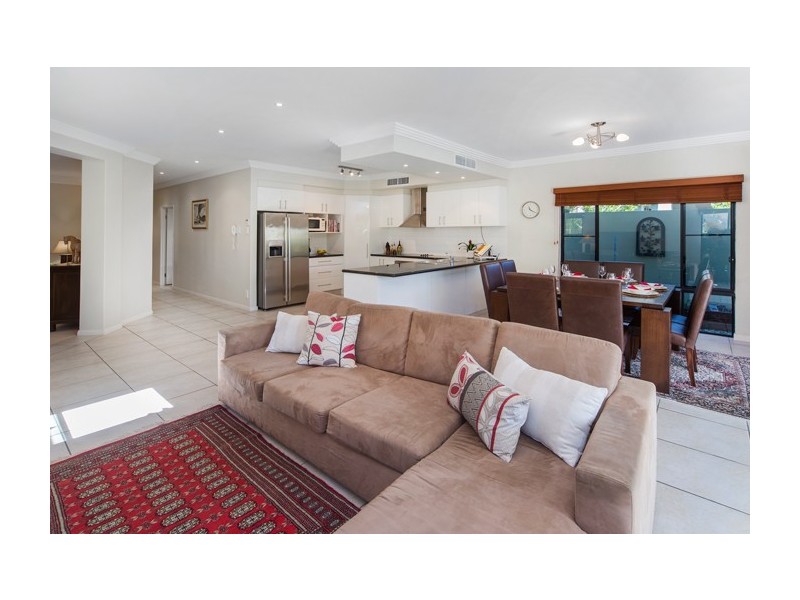 2546 Gracemere Circuit West, Hope Island QLD 4212