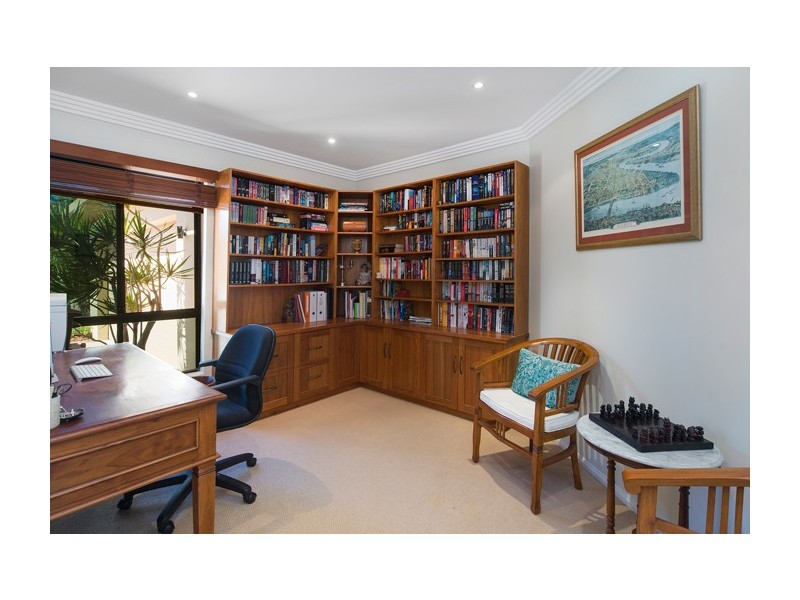 2546 Gracemere Circuit West, Hope Island QLD 4212
