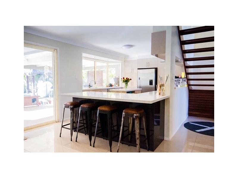 11 Oyster Cove Promenade, Helensvale QLD 4212