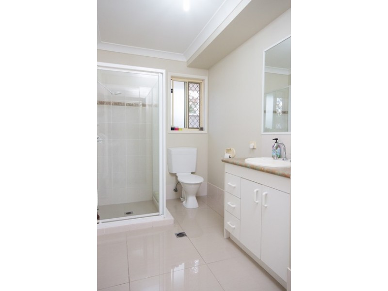 11 Oyster Cove Promenade, Helensvale QLD 4212