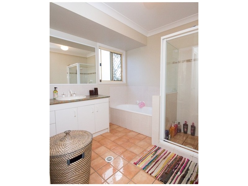 11 Oyster Cove Promenade, Helensvale QLD 4212
