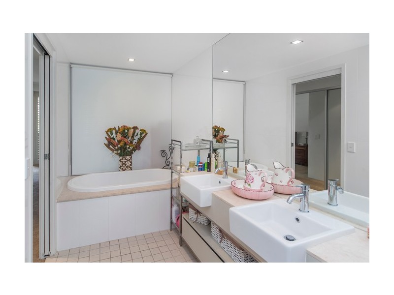 1716 Rialto Quay Drive, Stillwater Apartments, Hope Island QLD 4212