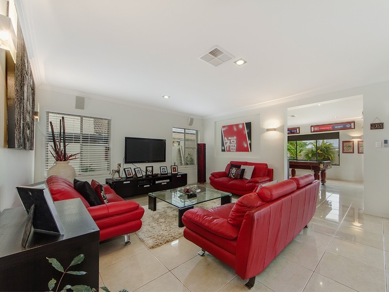 5 Edgewater Place, Helensvale QLD 4212