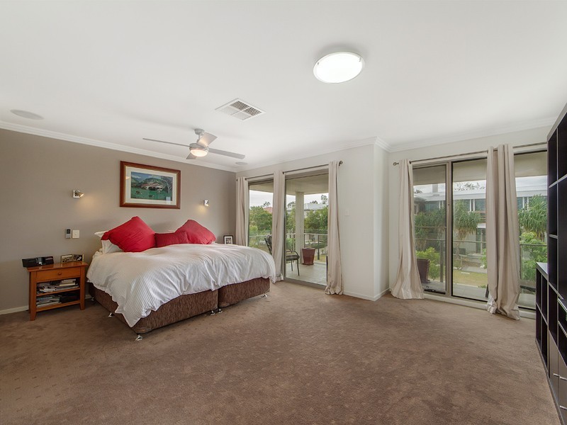 5 Edgewater Place, Helensvale QLD 4212