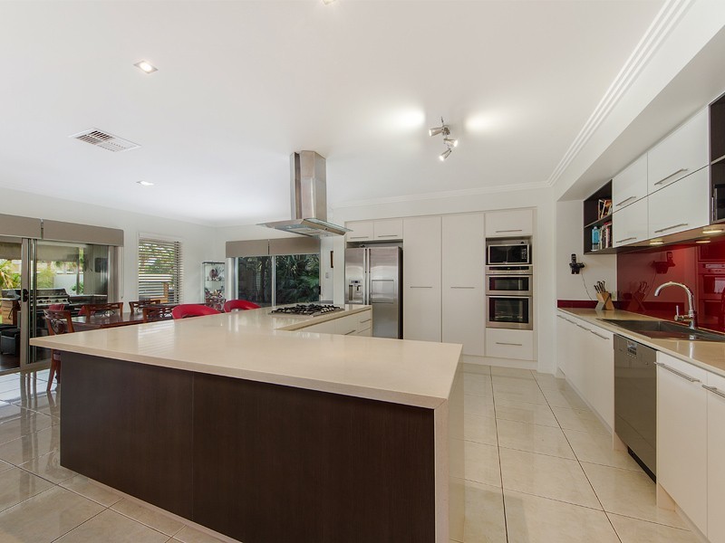 5 Edgewater Place, Helensvale QLD 4212