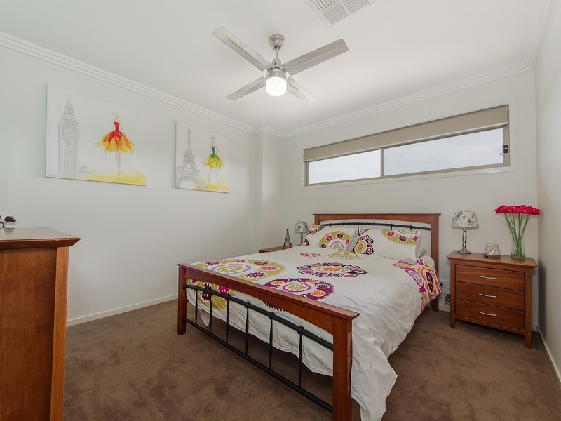 5 Edgewater Place, Helensvale QLD 4212