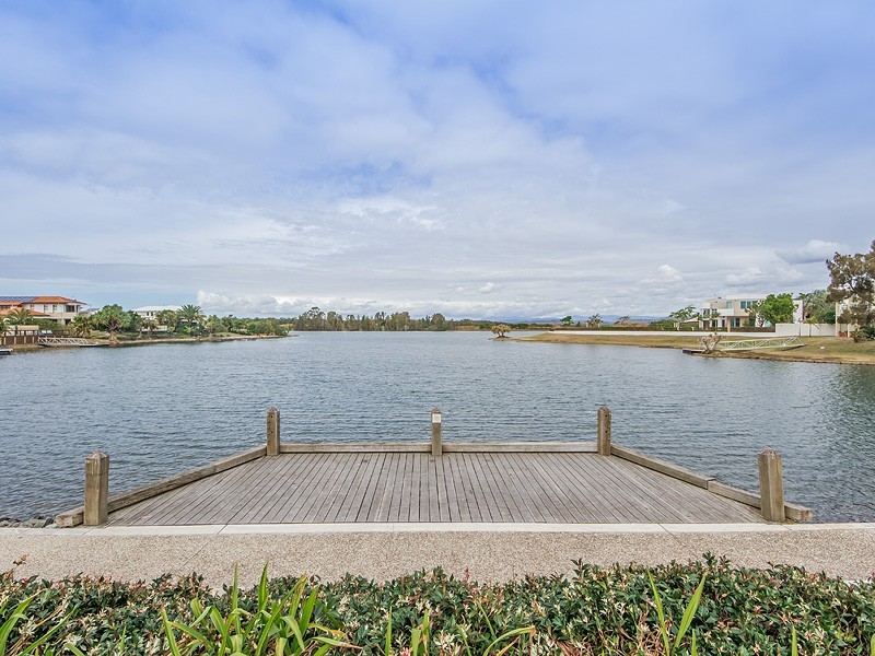 5 Edgewater Place, Helensvale QLD 4212