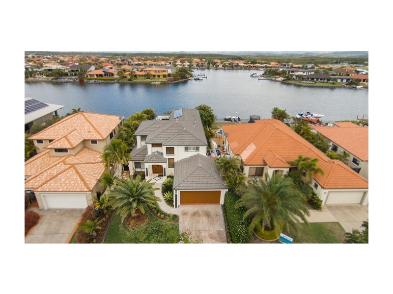 24 The Peninsula, Helensvale QLD 4212