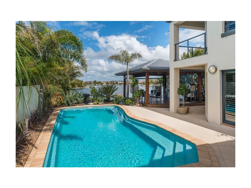 24 The Peninsula, Helensvale QLD 4212