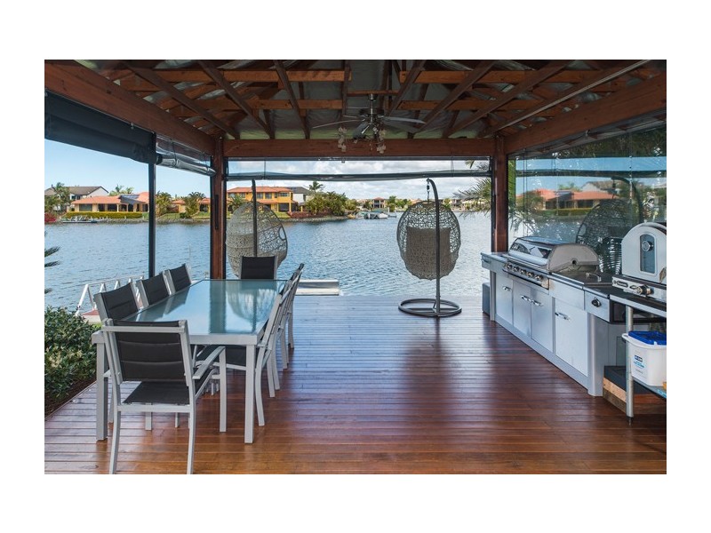 24 The Peninsula, Helensvale QLD 4212