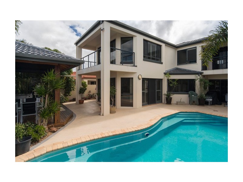 24 The Peninsula, Helensvale QLD 4212