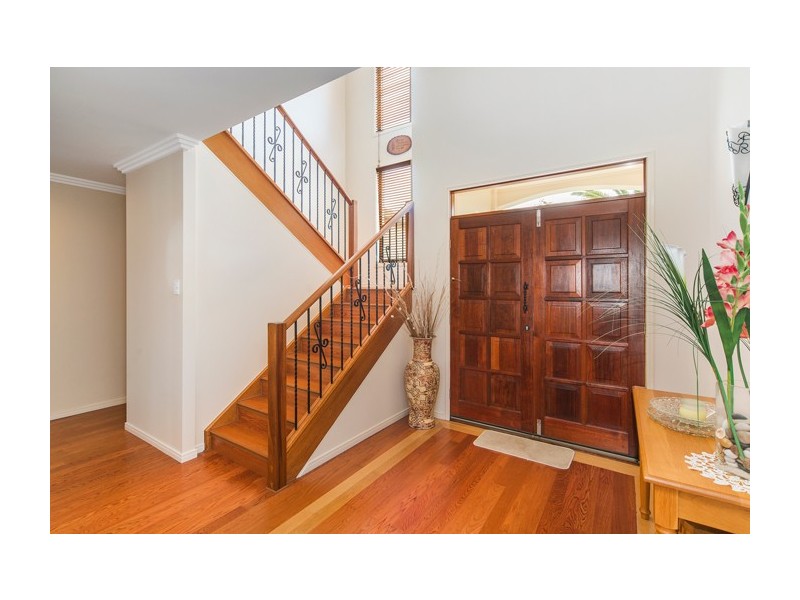 24 The Peninsula, Helensvale QLD 4212