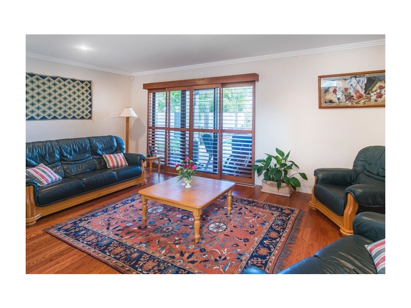 24 The Peninsula, Helensvale QLD 4212