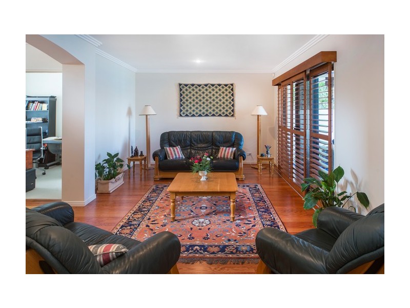 24 The Peninsula, Helensvale QLD 4212