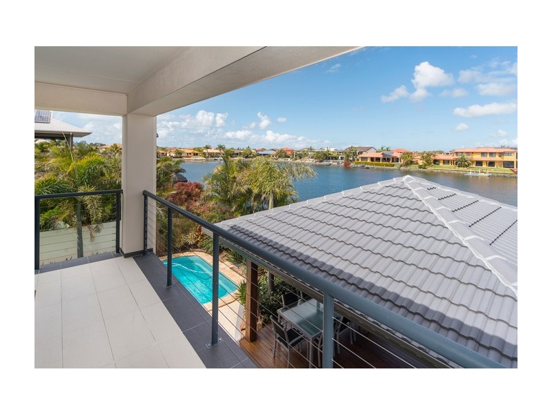 24 The Peninsula, Helensvale QLD 4212