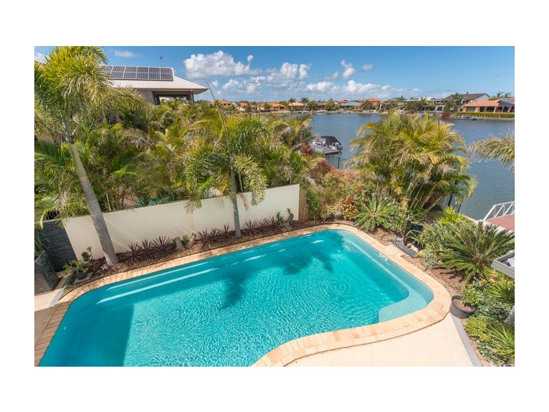 24 The Peninsula, Helensvale QLD 4212