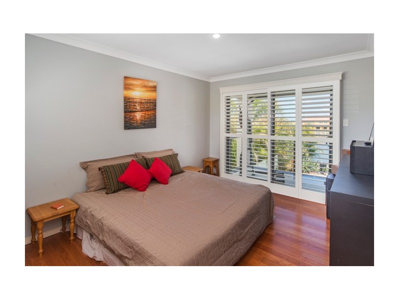 24 The Peninsula, Helensvale QLD 4212