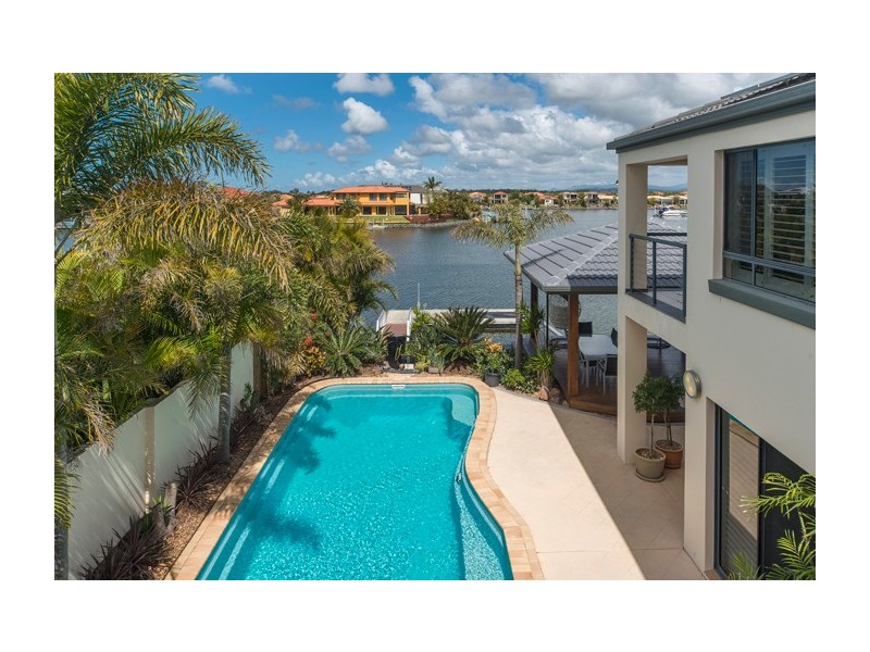 24 The Peninsula, Helensvale QLD 4212