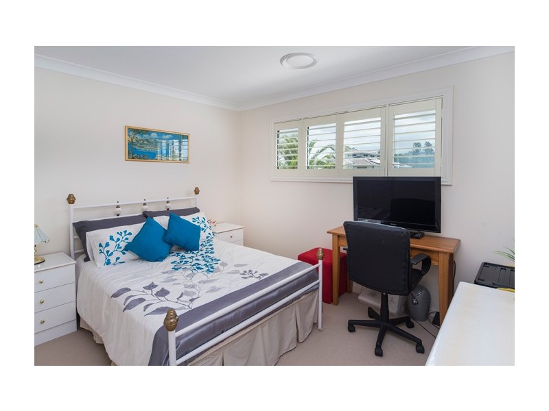 24 The Peninsula, Helensvale QLD 4212