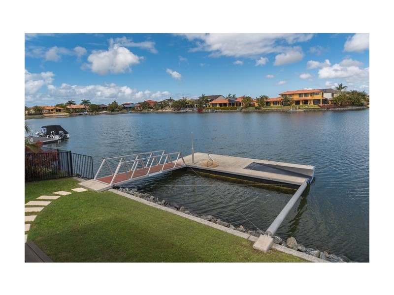 24 The Peninsula, Helensvale QLD 4212