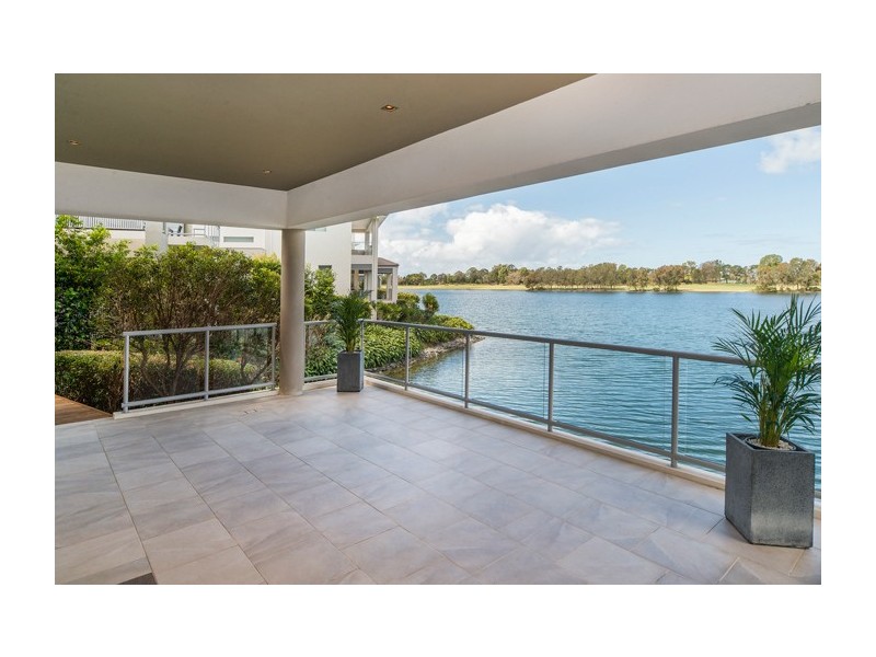 6082 Lugano Drive, Hope Island QLD 4212