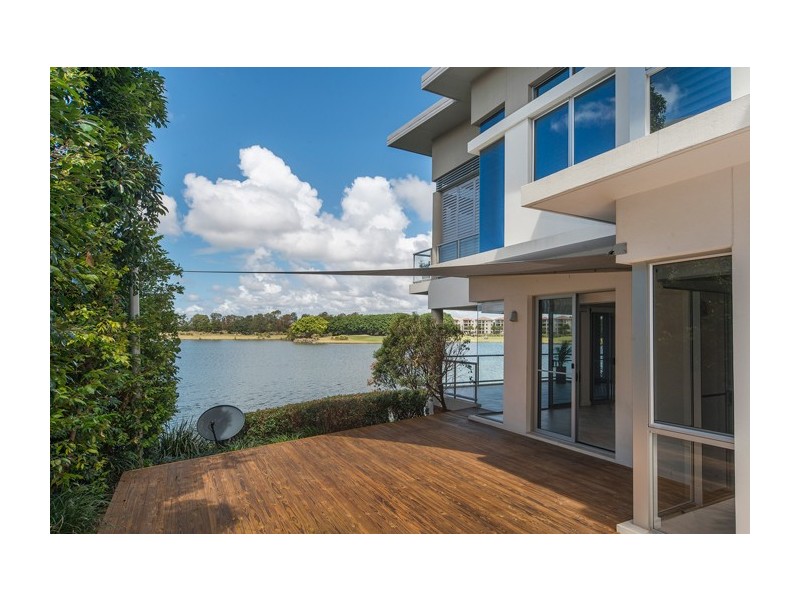 6082 Lugano Drive, Hope Island QLD 4212