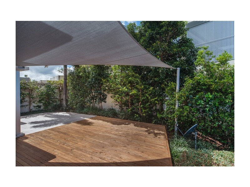 6082 Lugano Drive, Hope Island QLD 4212