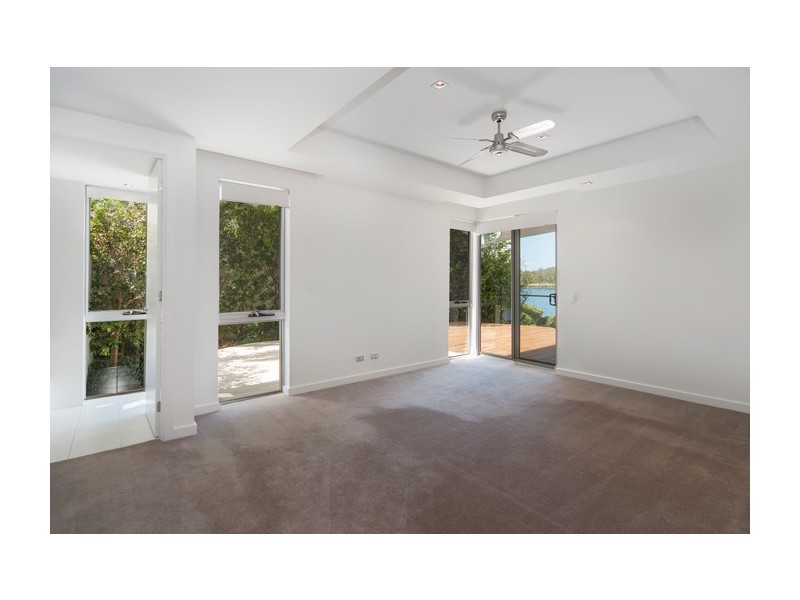 6082 Lugano Drive, Hope Island QLD 4212