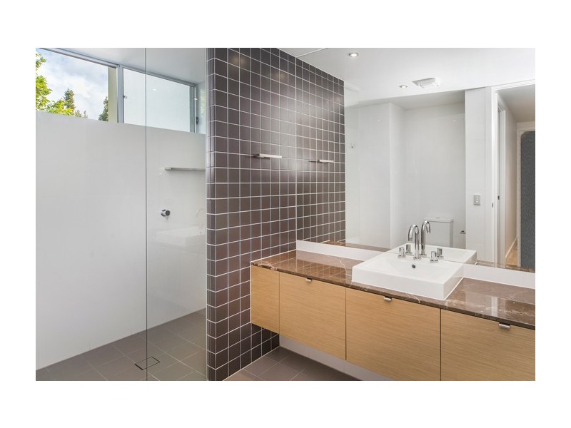 6082 Lugano Drive, Hope Island QLD 4212