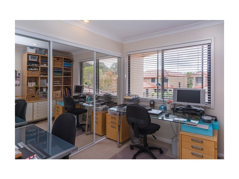 13/23 Santa Barbara Road, Hope Island QLD 4212