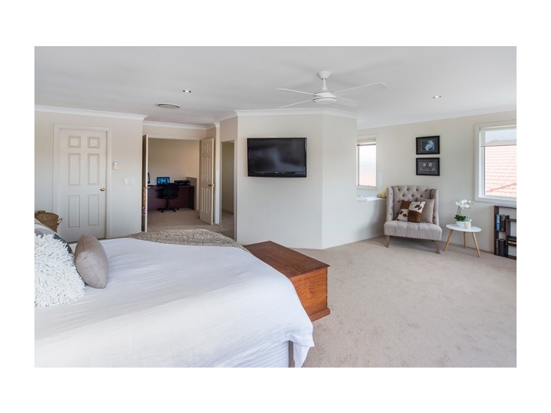 26 Champagne Boulevard, Helensvale QLD 4212