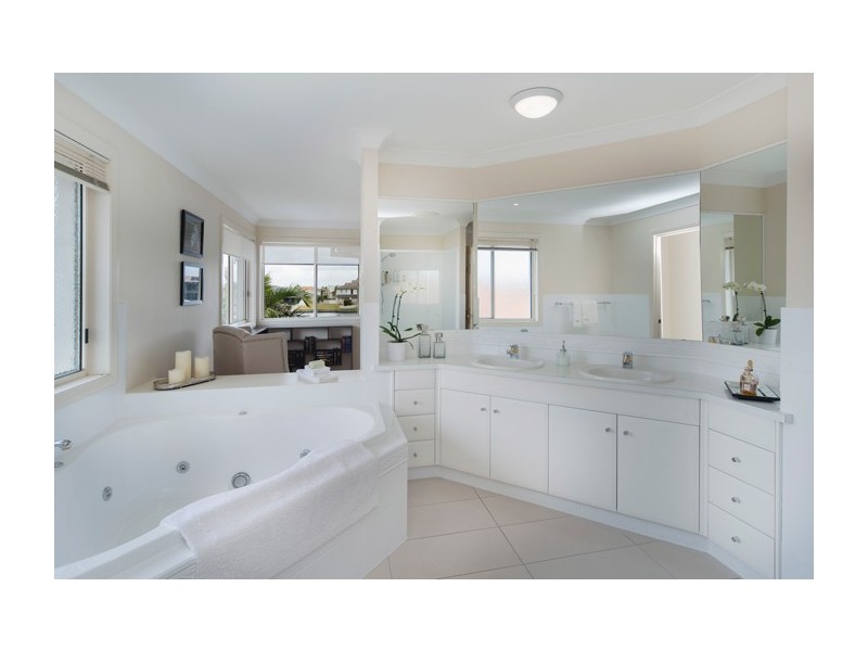 26 Champagne Boulevard, Helensvale QLD 4212