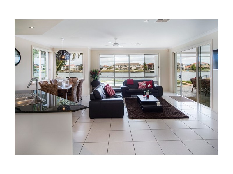 26 Champagne Boulevard, Helensvale QLD 4212