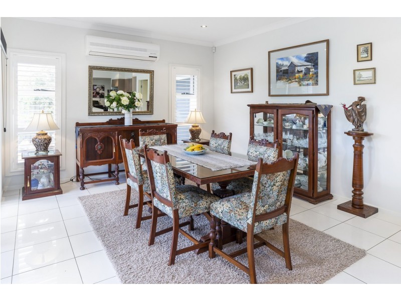 14 Cova Boulevard, Hope Island QLD 4212