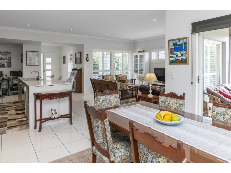 14 Cova Boulevard, Hope Island QLD 4212