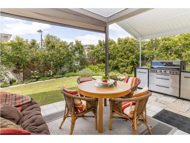 14 Cova Boulevard, Hope Island QLD 4212