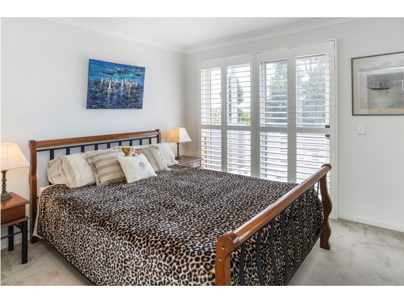 14 Cova Boulevard, Hope Island QLD 4212