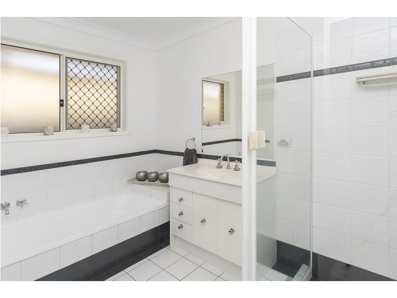 38a Sickle Avenue, Hope Island QLD 4212