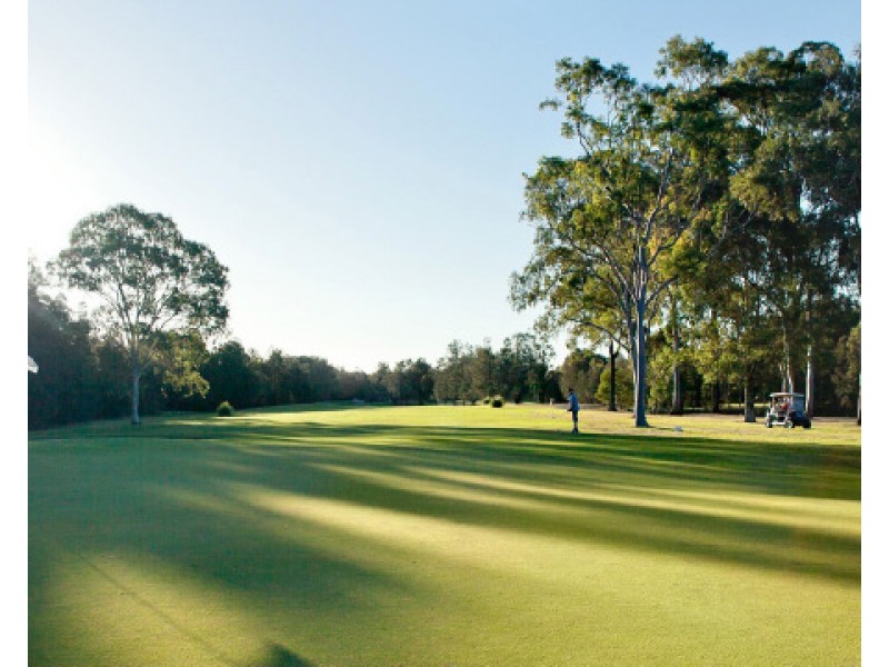 35 Sickle Avenue, Hope Island QLD 4212