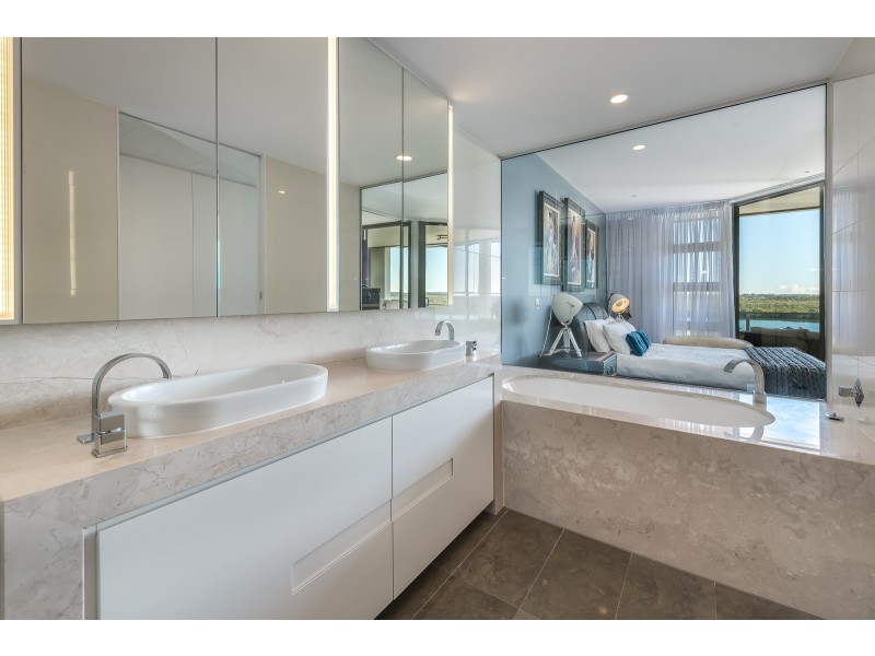6204/6 Marina Promenade, Paradise Point QLD 4216