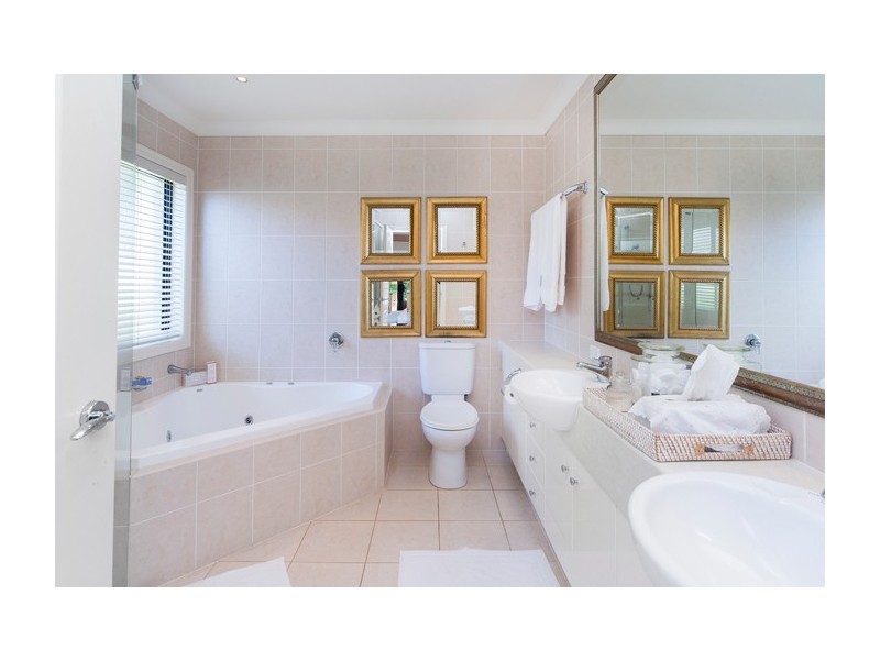 2003 Beaufort Way, Hope Island QLD 4212