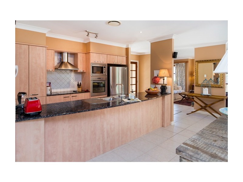 2003 Beaufort Way, Hope Island QLD 4212