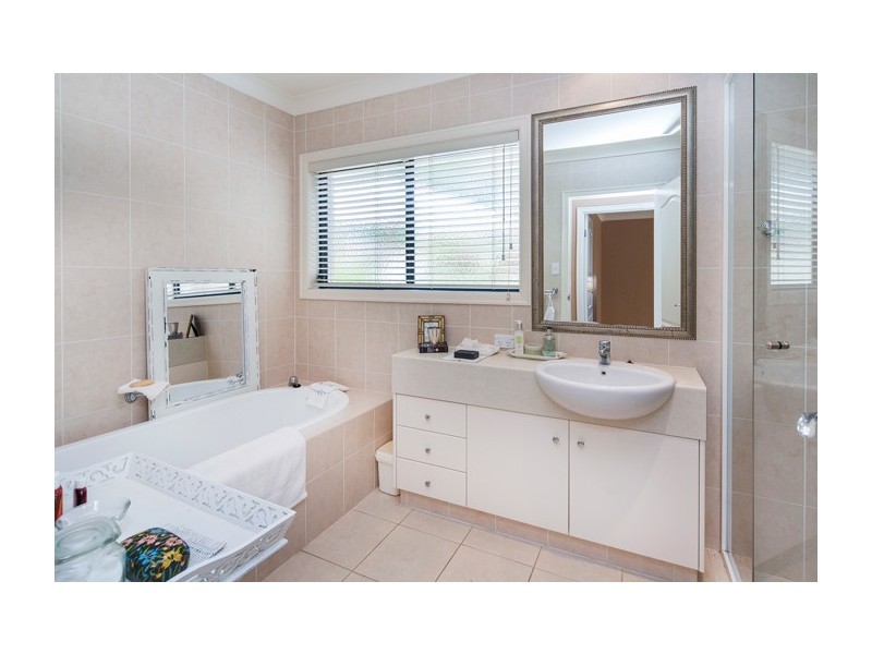 2003 Beaufort Way, Hope Island QLD 4212