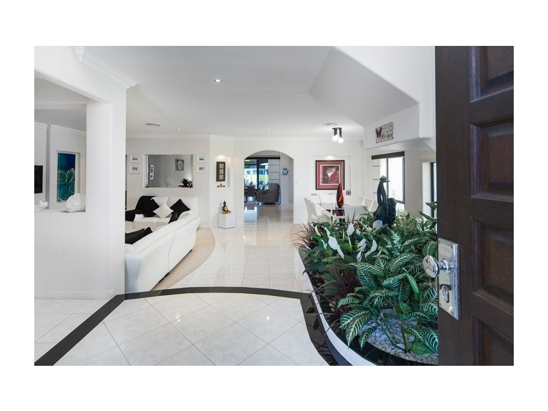 2159 Beaufort Way, Hope Island QLD 4212