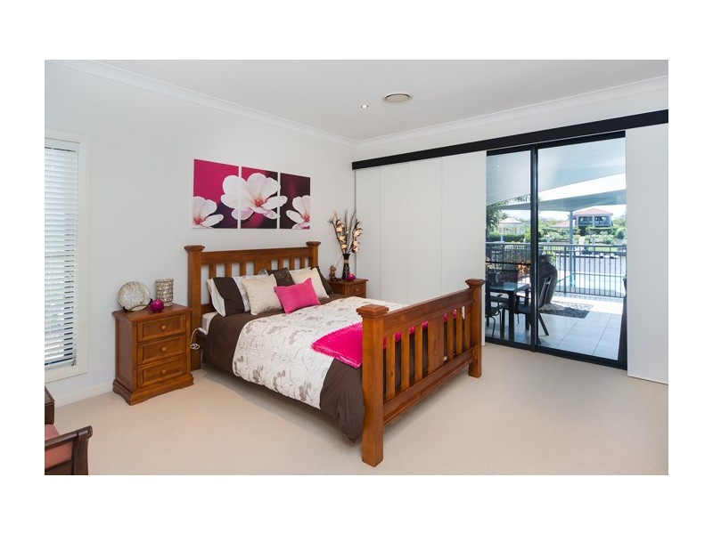 2159 Beaufort Way, Hope Island QLD 4212