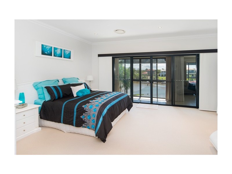2159 Beaufort Way, Hope Island QLD 4212
